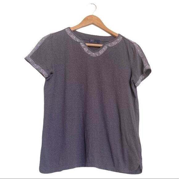 GAP Short Sleeve Gray w White Embroidery Small - Picture 1 of 4